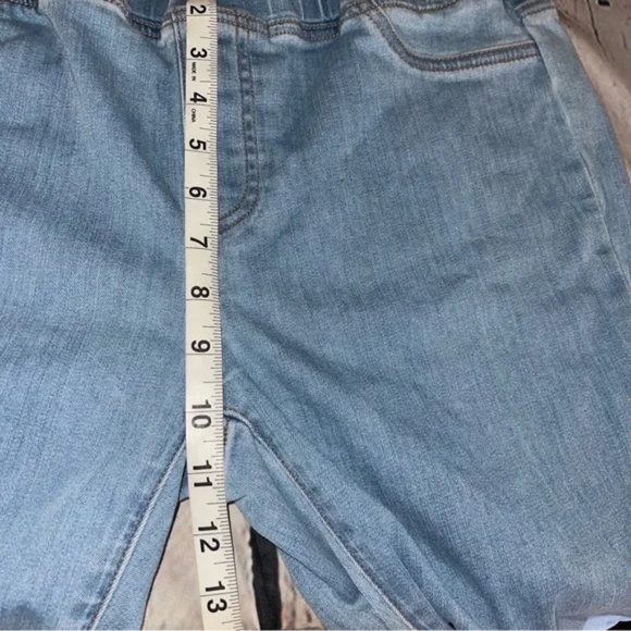 Eileen Fisher frayed hem pull on jeans size small - Picture 8 of 9